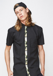 Island Short Sleeve - Black Floral